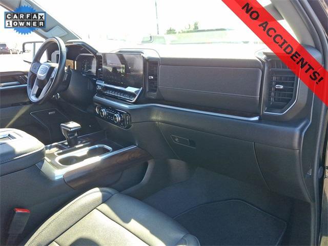 Photo of 2022 Black GMC Sierra 1500