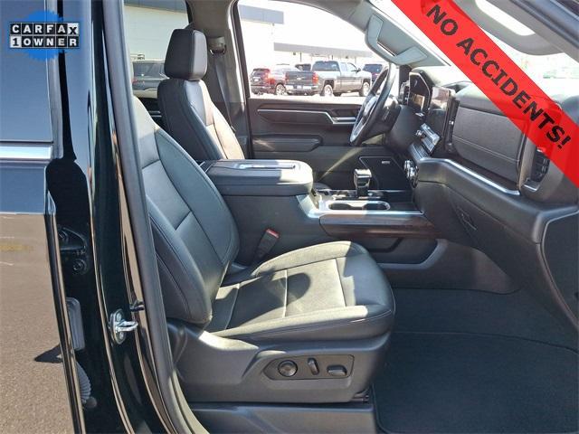 Photo of 2022 Black GMC Sierra 1500