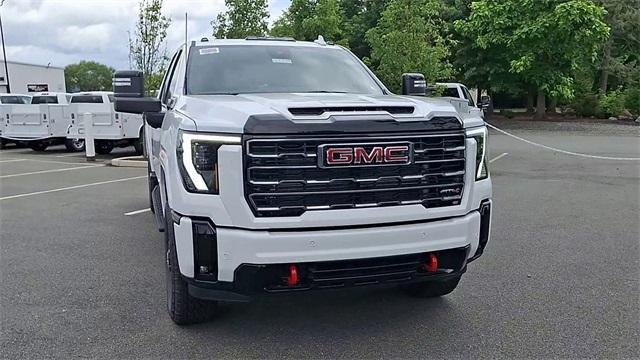 Photo of 2025 White GMC Sierra 2500