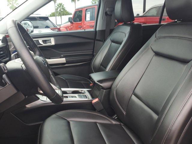 Photo of 2023 Carbonized Gray Metallic Ford Explorer