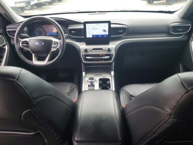 Photo of 2023 Carbonized Gray Metallic Ford Explorer