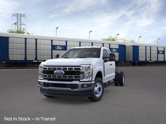 Photo of 2025 Oxford White Ford F-350