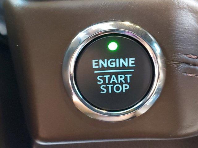 Photo of 2023 Agate Black Metallic Ford Expedition