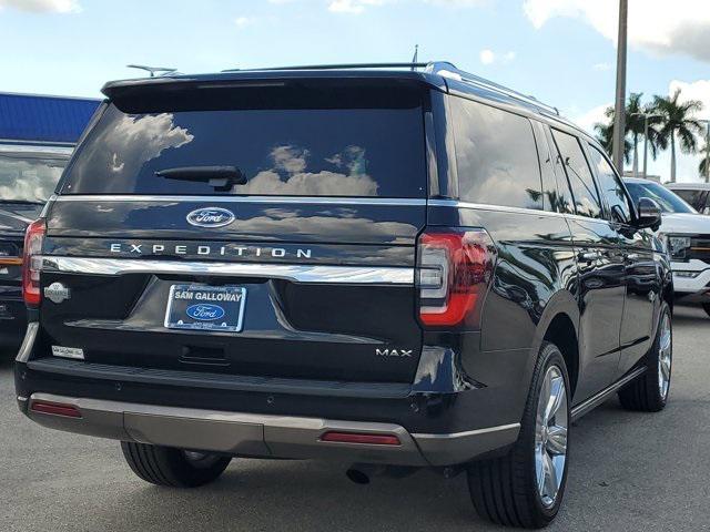 Photo of 2023 Agate Black Metallic Ford Expedition