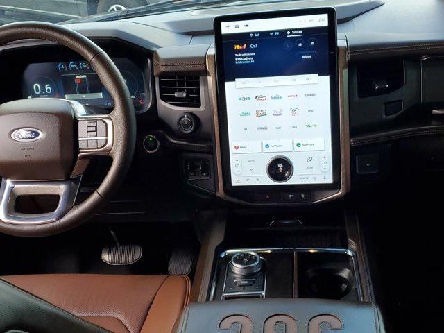 Photo of 2023 Agate Black Metallic Ford Expedition