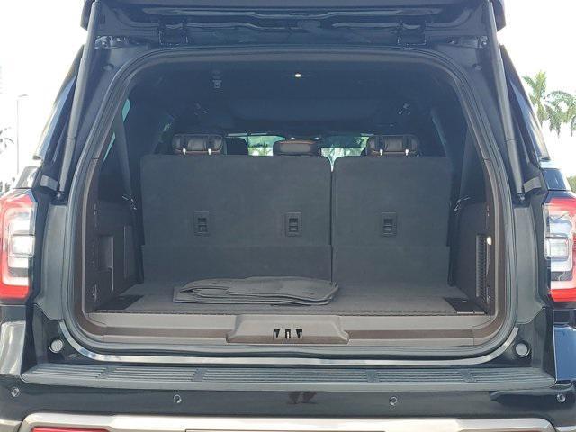 Photo of 2023 Agate Black Metallic Ford Expedition