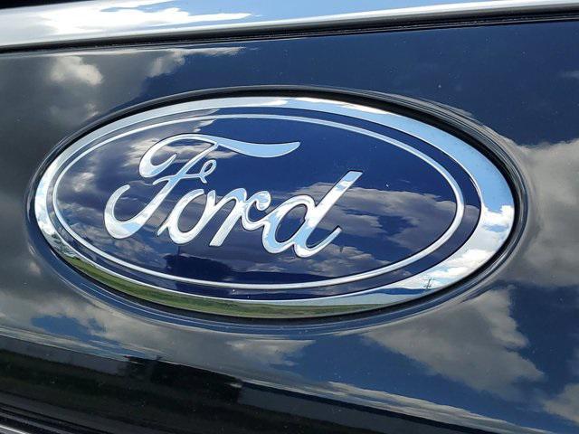 Photo of 2023 Agate Black Metallic Ford Expedition