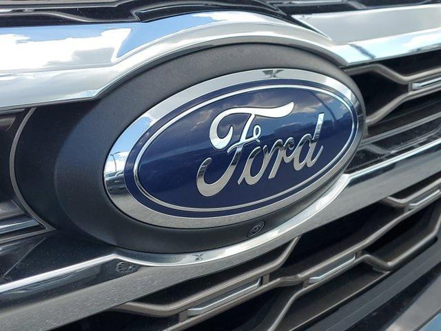 Photo of 2023 Agate Black Metallic Ford Expedition