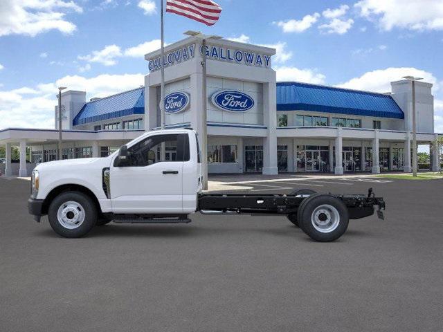 Photo of 2025 Oxford White Ford F-350