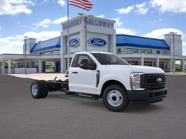 Photo of 2025 Oxford White Ford F-350