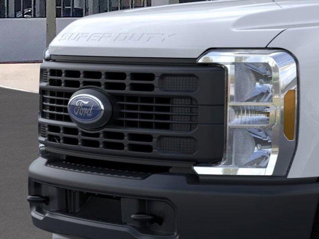 Photo of 2025 Oxford White Ford F-350