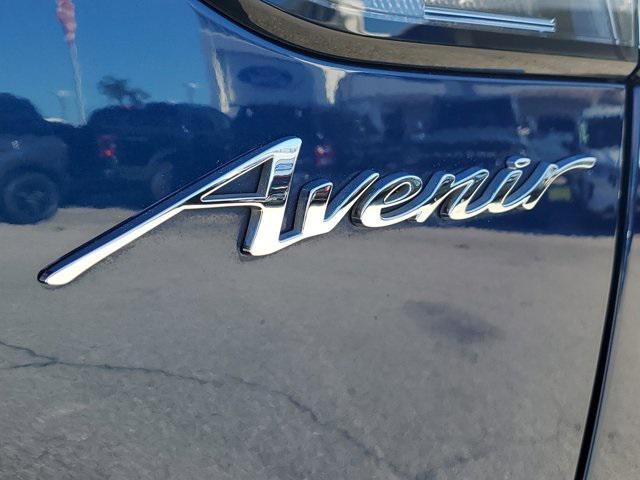 Photo of 2023 Sapphire Metallic Buick Envision