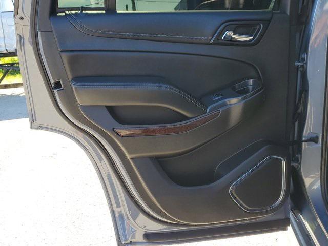 Photo of 2016 Light Steel Gray Metallic GMC Yukon