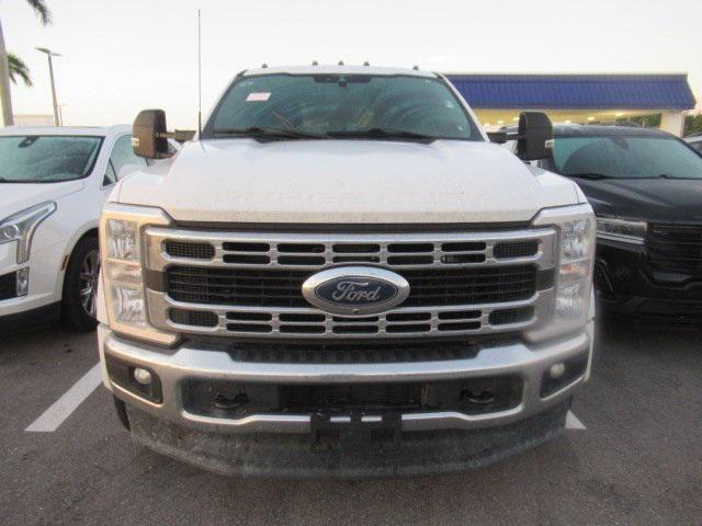 Photo of 2023 Oxford White Ford F-450