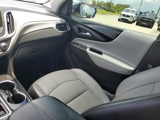 Photo of 2019 Iridescent Pearl Tricoat Chevrolet Equinox