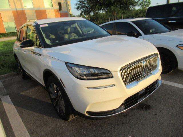 Photo of 2022 Pristine White Metallic Tri-Coat Lincoln Corsair