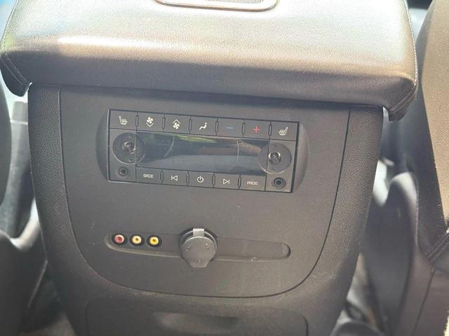 Photo of 2012 Black GMC Yukon
