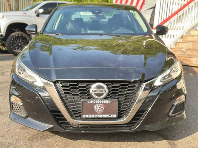 Photo of 2020 Super Black Nissan Altima