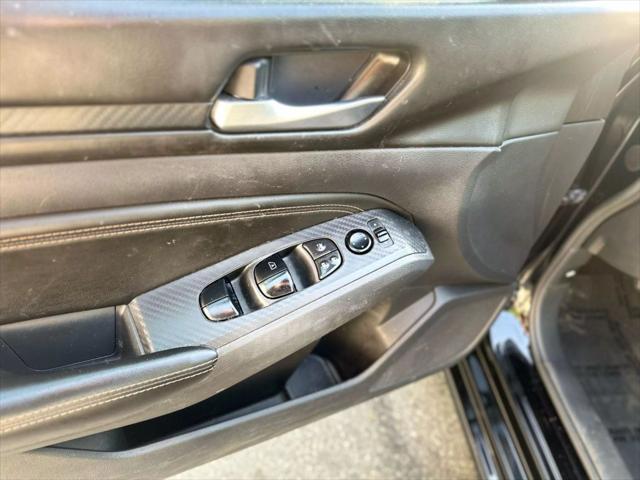 Photo of 2020 Super Black Nissan Altima