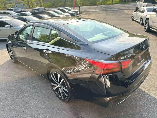 Photo of 2020 Super Black Nissan Altima