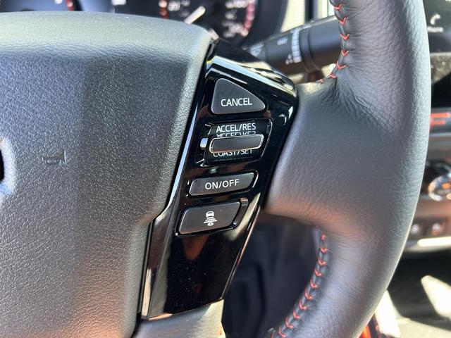 Photo of 2025 Glacier White Nissan Frontier
