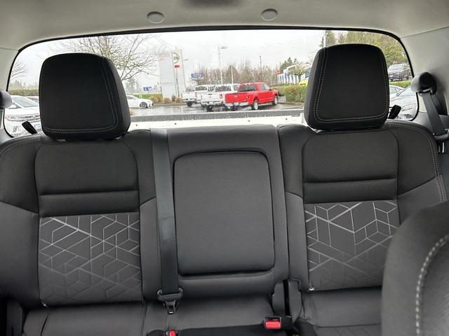 Photo of 2025 Glacier White Nissan Frontier