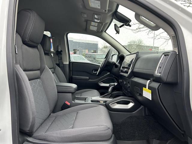Photo of 2025 Glacier White Nissan Frontier