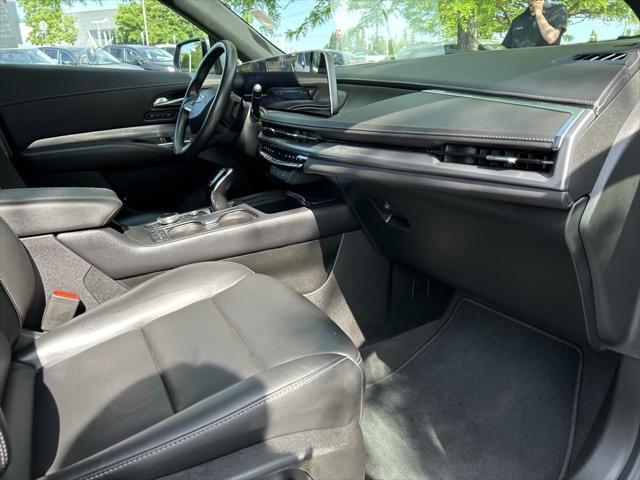 Photo of 2024 Argent Silver Metallic Cadillac XT4