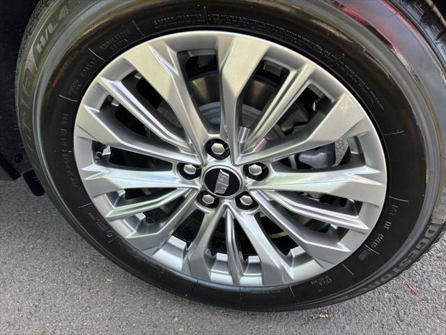 Photo of 2024 Argent Silver Metallic Cadillac XT4