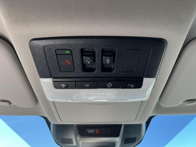 Photo of 2026 Everest White Pearl/Super Black Nissan Rogue