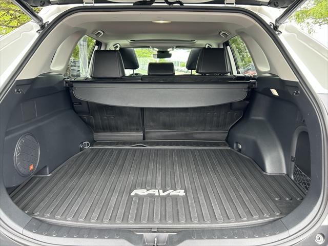 Photo of 2022 Midnight Black Metallic Toyota RAV4 Hybrid