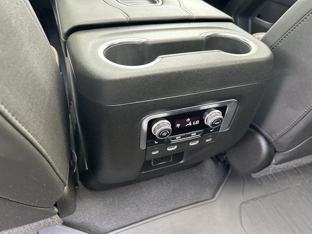 Photo of 2022 Summit White GMC Yukon