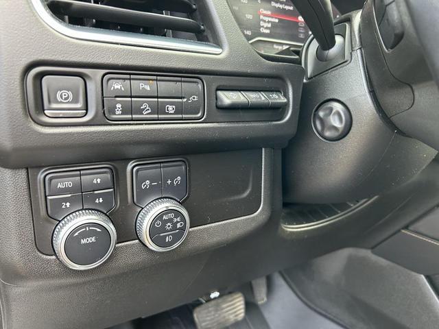Photo of 2022 Summit White GMC Yukon