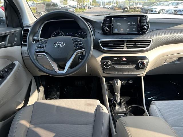 Photo of 2019 Molten Silver Hyundai TUCSON