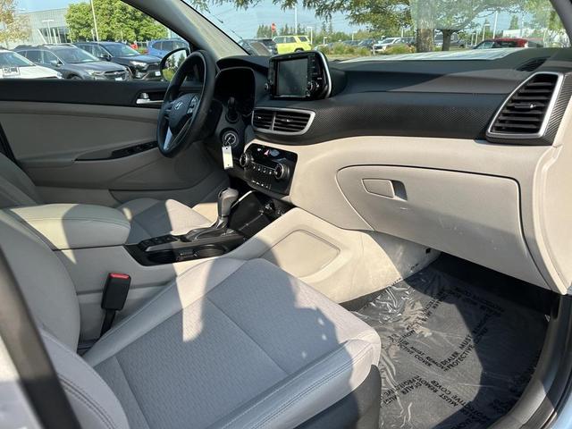 Photo of 2019 Molten Silver Hyundai TUCSON