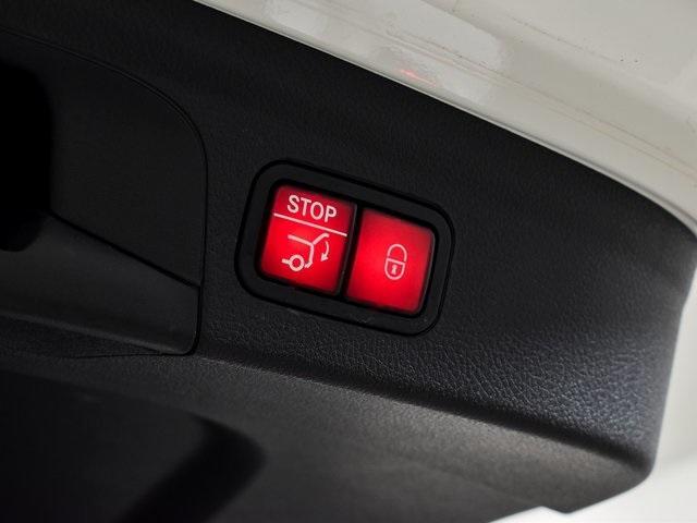 Photo of 2022 Polar White Mercedes-Benz GLE 350