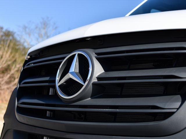 Photo of 2024 Arctic White Mercedes-Benz Sprinter 2500