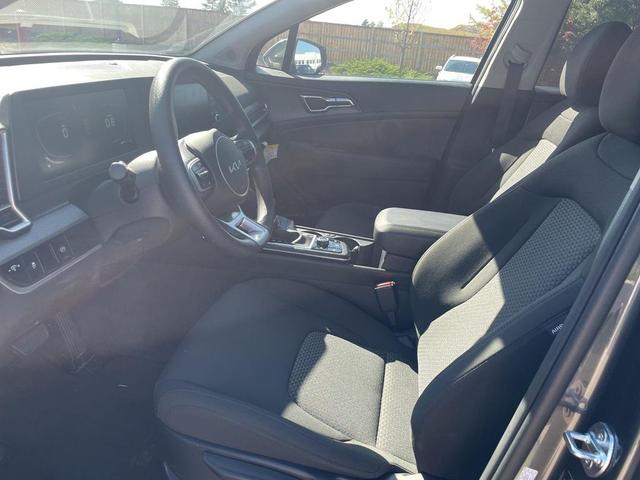 Photo of 2025 Gravity Gray Kia Sportage