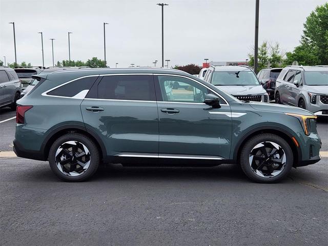 Photo of 2025 Cityscape Green Kia Sorento Hybrid