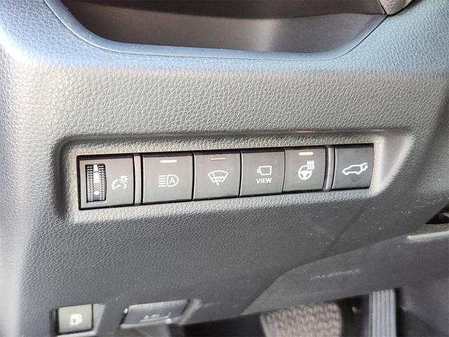 Photo of 2022 Blizzard Pearl/Midnight Black Metallic Toyota RAV4 Hybrid