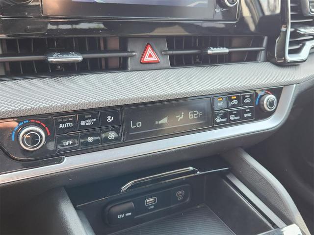 Photo of 2023 Gravity Gray Kia Sportage Hybrid