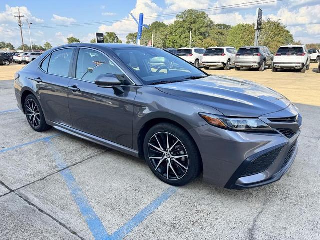 Photo of 2023 Gray Toyota Camry