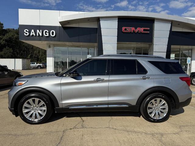 Photo of 2023 Iconic Silver Metallic Ford Explorer