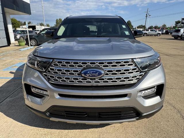 Photo of 2023 Iconic Silver Metallic Ford Explorer