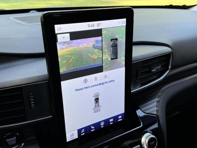 Photo of 2023 Iconic Silver Metallic Ford Explorer
