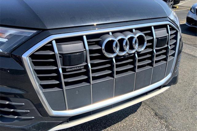 Photo of 2023 Mythos Black Metallic Audi Q7