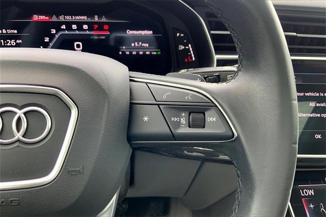 Photo of 2023 Mythos Black Metallic Audi Q7