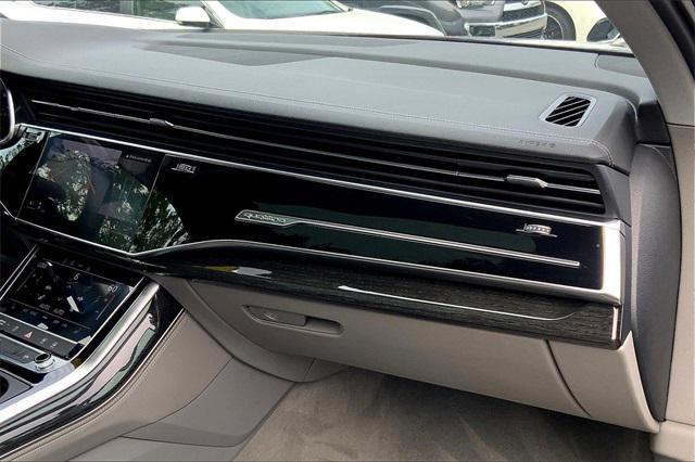 Photo of 2023 Mythos Black Metallic Audi Q7