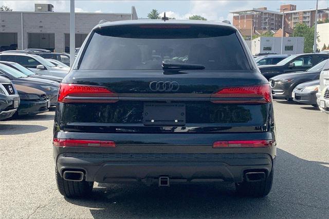 Photo of 2025 Mythos Black Metallic Audi Q7
