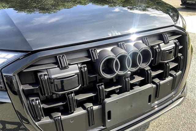 Photo of 2025 Mythos Black Metallic Audi Q7
